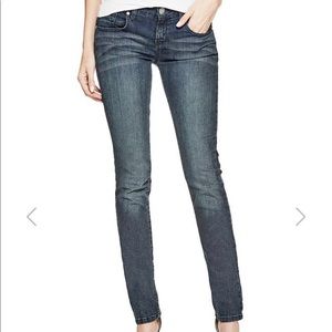 Medium Rise Skinny Guess Jeans